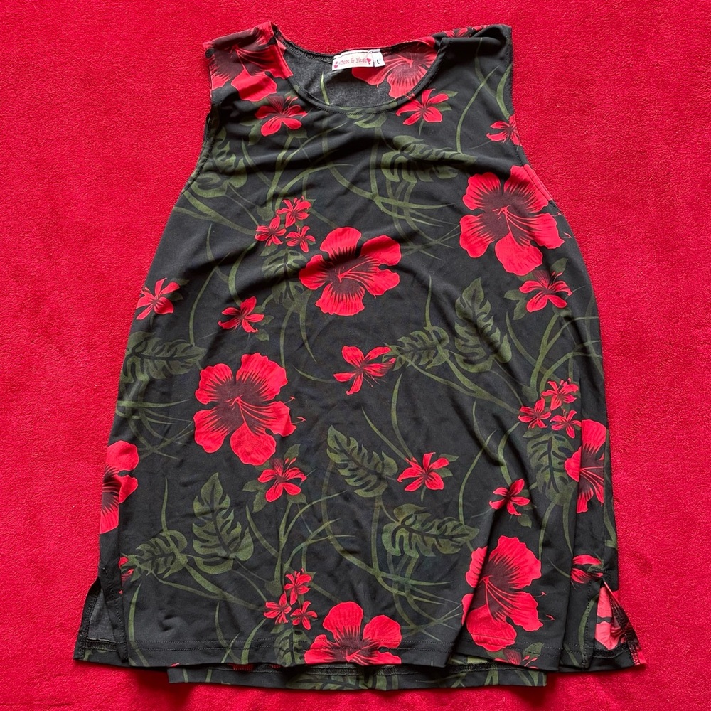 Kisses & Hugs Women's Sleeveless Floral Pullover Black & Red Blouse Size: L